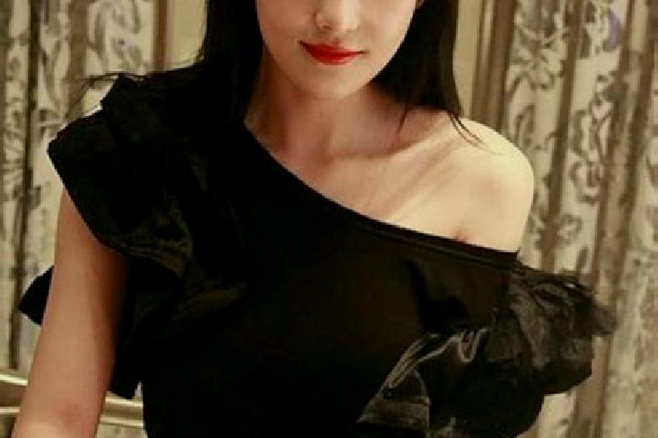 Aubrey, 36, a black blue-eyed european companion based in Alban. Offering Deep French Kissing, CIM, Roleplay, Party Girl, Massage. Available for incall and o...