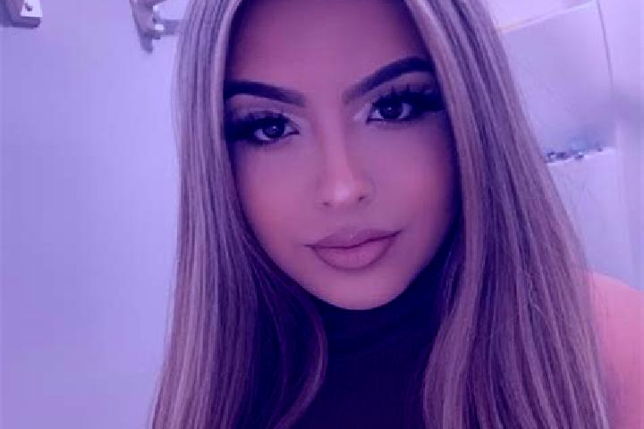 Aubrey, 36, a blonde dark-eyed latina companion based in Blackwell. Offering Roleplay, GFE, Party Girl. Available for incall and outcall, day and evening dates.