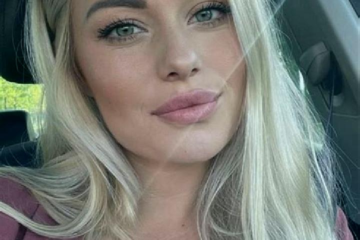 Aubrey, 36, a blonde hazel-eyed mixed companion based in Jarhi. Offering Domination, Couples, BDSM, Erotic Massage. Available for incall and outcall, overnig...