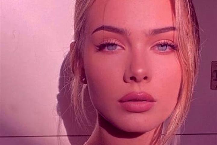 Aubrey, 39, a blonde brown-eyed european companion based in Wooldrik. Offering Tantra, Overnight, GFE, Deep French Kissing, Domination. Available for incall ...
