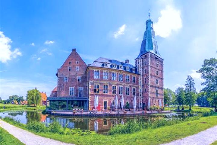 Aubrey, 39 — Escort in Straelen, Germany
