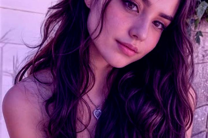 Aurora, 20, a auburn brown-eyed middle eastern companion based in Empersdorf. Offering OWO, Roleplay, Party Girl. Available for incall and outcall, day and e...