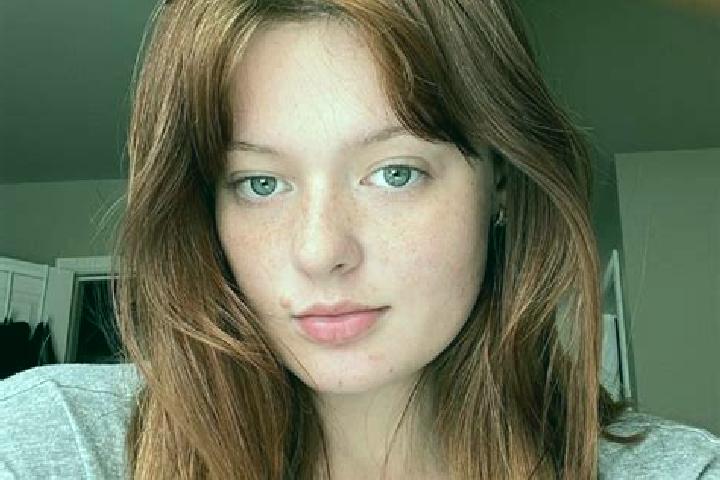 Aurora, 21, a auburn amber-eyed mediterranean companion based in West Union. Offering Tantra, Party Girl, Duos. Available for incall and outcall, day and eve...