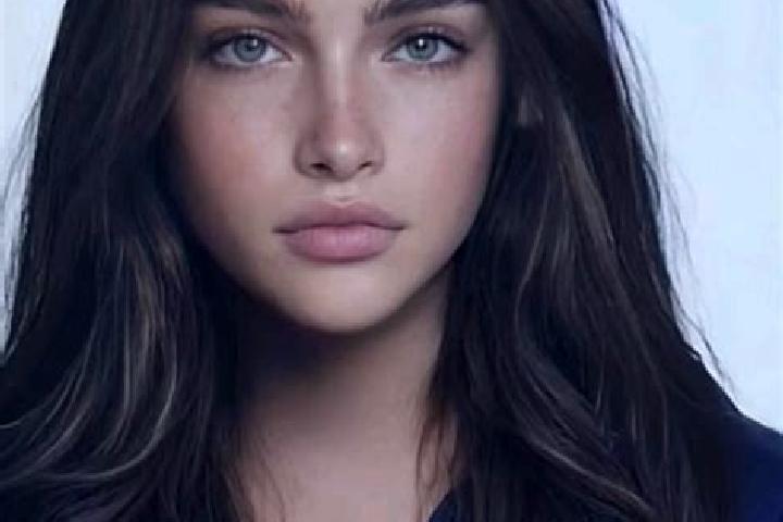 Aurora, 21, a brunette dark-eyed caucasian companion based in Zwedru. Offering Erotic Massage, Roleplay, 69, Striptease, Deep French Kissing. Available for i...