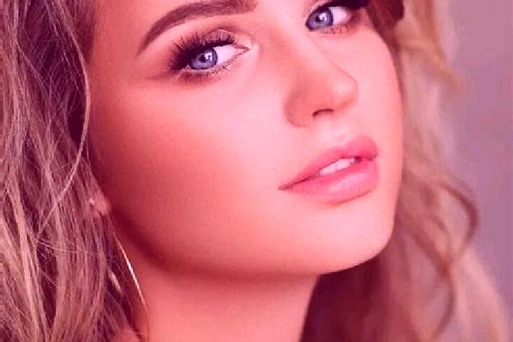 Aurora, 21, a dark blonde blue-eyed caribbean companion based in Varzi. Offering Duos, OWO. Available for incall and outcall, overnight bookings available.