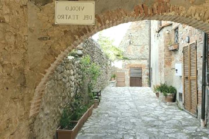 Aurora, 21 — Escort in Monteleone di Puglia, Italy