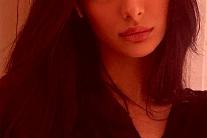 Aurora, 22, a black dark-eyed middle eastern companion based in Durakli. Offering Tantra, Striptease, Couples. Available for incall and outcall, day and even...