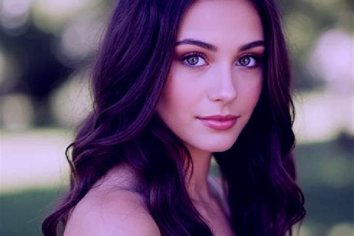 Aurora, 22, a brunette hazel-eyed ebony companion based in Moncarapacho. Offering Party Girl, Couples, Girlfriend Experience. Available for incall and outcal...