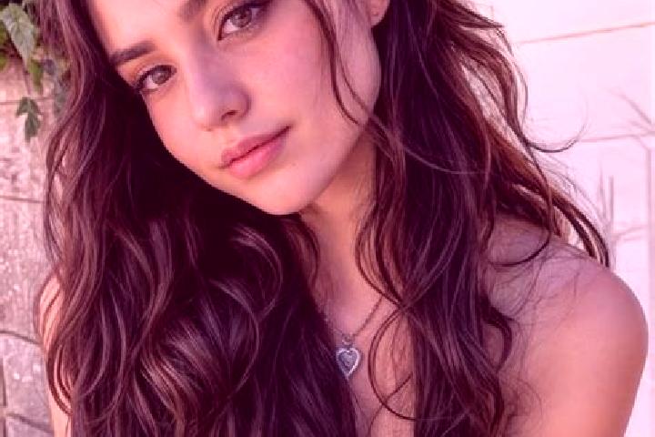 Aurora, 22, a chestnut hazel-eyed middle eastern companion based in Newcomb. Offering Prostate Massage, Tantra, GFE, Domination. Available for incall and out...