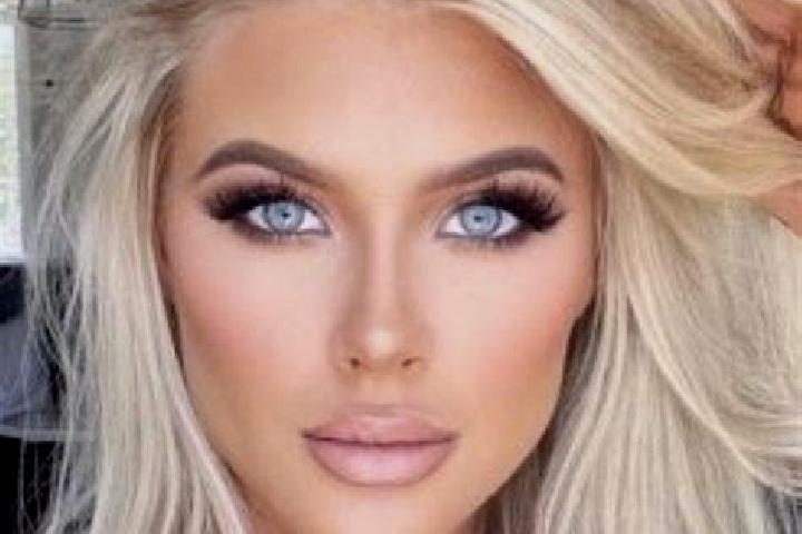 Aurora, 22, a platinum blonde brown-eyed latina companion based in Labastida. Offering Prostate Massage, Striptease, Dinner Date, GFE. Available for incall a...