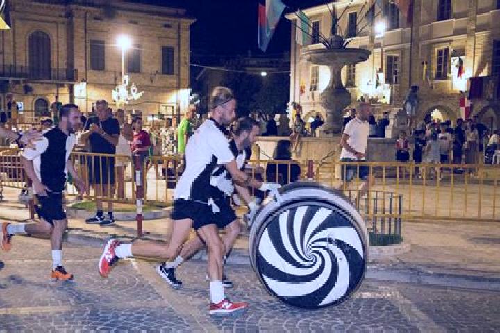 Aurora, 22 — Escort in Corropoli, Italy
