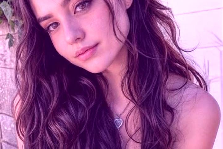 Aurora, 23, a brunette hazel-eyed caucasian companion based in Cucuron. Offering Erotic Massage, BDSM, Tantra, 69, Roleplay. Available for incall and outcall...