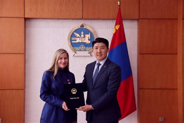 Aurora, 23 — Escort in Ereencav, Mongolia