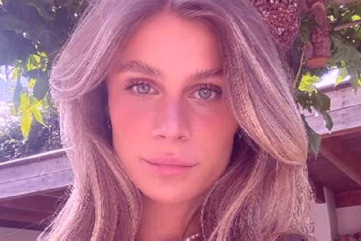 Aurora, 23 — Escort in Wildenberg, Germany