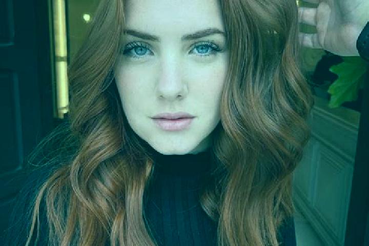 Aurora, 24, a auburn blue-eyed mixed companion based in Laguna Yema. Offering Travel Companion, Party Girl, Massage. Available for incall and outcall, day an...