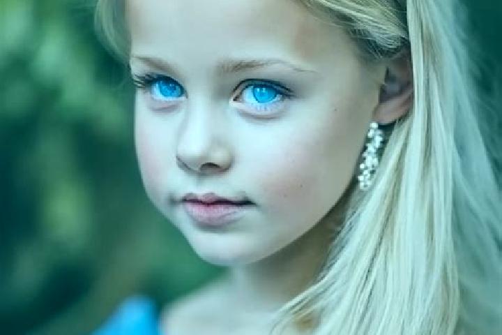 Aurora, 24, a blonde blue-eyed caucasian companion based in Stanstead-Est. Offering Roleplay, BDSM. Available for incall and outcall, day and evening dates.