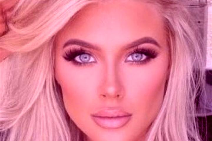 Aurora, 24, a platinum blonde grey-eyed mixed companion based in Moore Park Beach. Offering Massage, Domination, Overnight, Dinner Date. Available for incall...