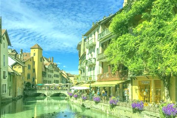 Aurora, 24 — Escort in Raveau, France