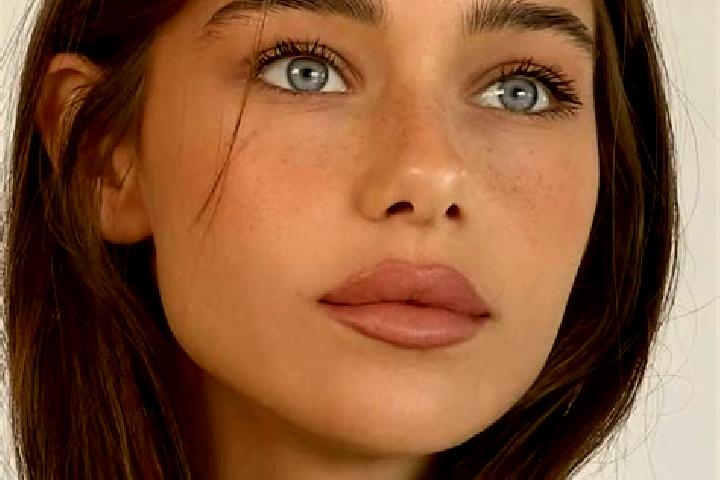 Aurora, 25, a brunette brown-eyed mediterranean companion based in Recogne. Offering Party Girl, Prostate Massage, Erotic Massage. Available for incall and o...