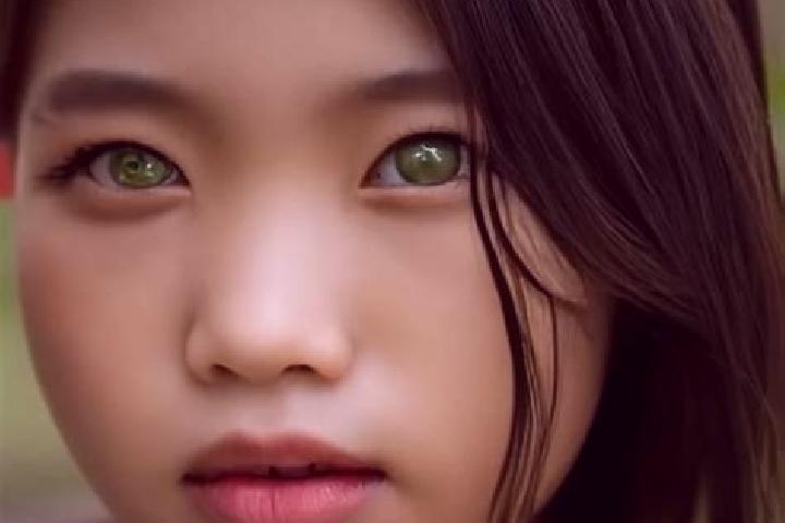 Aurora, 25, a chestnut green-eyed asian companion based in Breg. Offering Party Girl, BDSM, 69. Available for incall and outcall, day and evening dates.