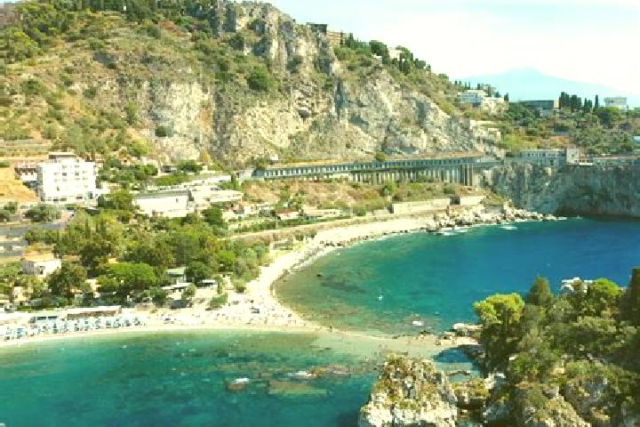 Aurora, 25 — Escort in Taormina, Italy