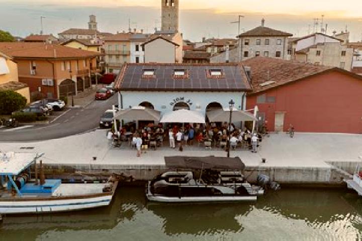 Aurora, 26 — Escort in Cattolica Eraclea, Italy