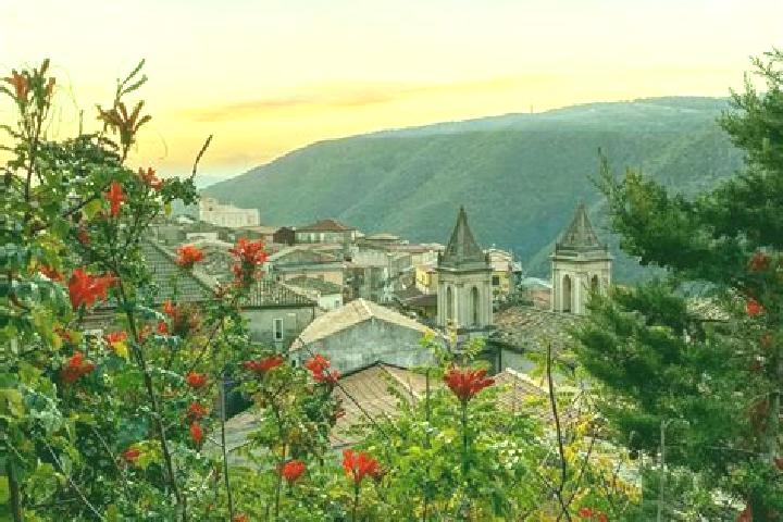Aurora, 26 — Escort in Francavilla Angitola, Italy