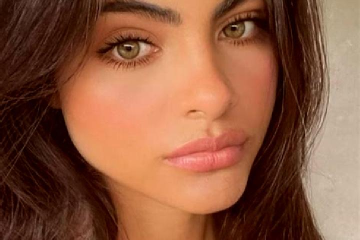 Aurora, 27, a brunette green-eyed indian companion based in Normanville. Offering CIM, Couples, Prostate Massage, Dinner Date. Available for incall and outca...
