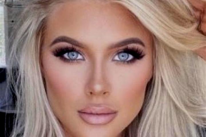 Aurora, 27, a platinum blonde amber-eyed slavic companion based in Hepingyizu. Offering Striptease, Deep French Kissing, CIM. Available for incall and outcal...