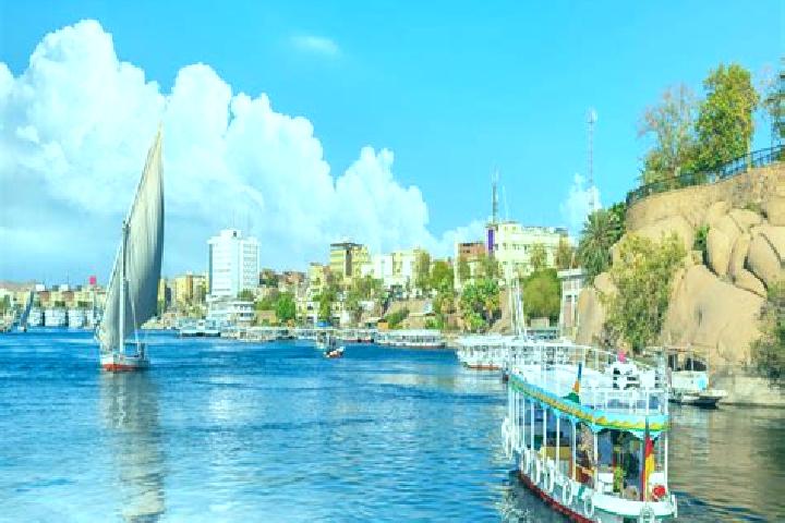 Aurora, 27 — Escort in Bilqas, Egypt