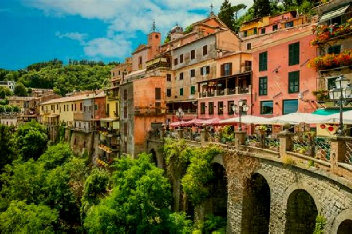Aurora, 27 — Escort in Nemi, Italy