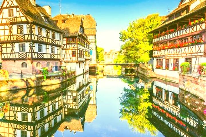 Aurora, 27 — Escort in Rustrel, France