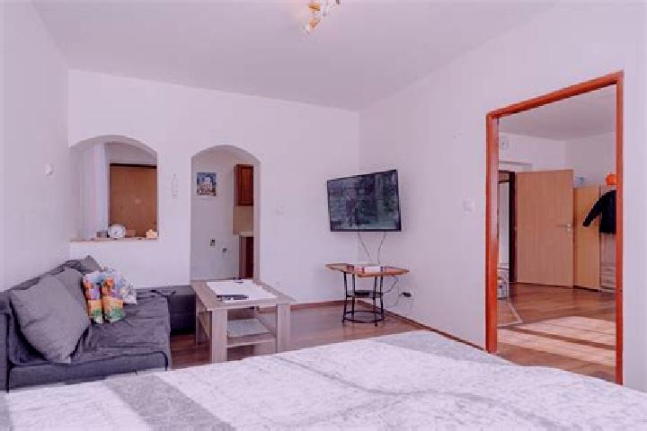 Aurora, 27 — Escort in Semanin, Czech Republic