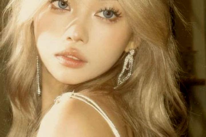 Aurora, 28, a blonde dark-eyed asian companion based in Khovu-Aksy. Offering Duos, Couples. Available for incall and outcall, day and evening dates.