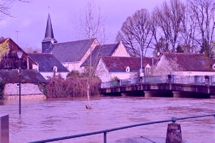 Aurora, 28 — Escort in Loche-sur-Indrois, France
