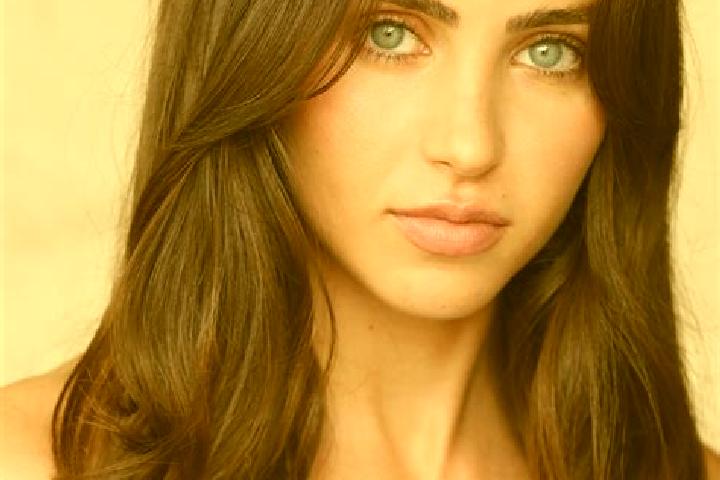 Aurora, 29, a auburn brown-eyed caucasian companion based in Cimanggu Wetan. Offering BDSM, GFE, 69. Available for incall and outcall, overnight bookings ava...