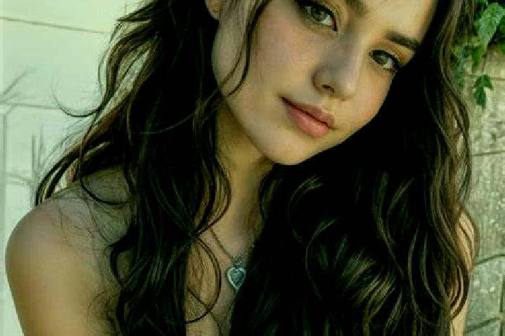Aurora, 29, a auburn hazel-eyed middle eastern companion based in La Ceja. Offering Travel Companion, Dinner Date. Available for incall and outcall, overnigh...