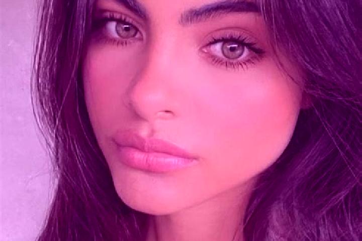 Aurora, 29, a brunette dark-eyed middle eastern companion based in Trinidad. Offering Couples, Duos. Available for incall and outcall, day and evening dates.