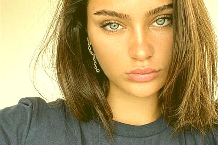 Aurora, 29, a brunette grey-eyed indian companion based in Vaernamo. Offering A-Level, Striptease, Massage, CIM, Party Girl. Available for incall and outcall...