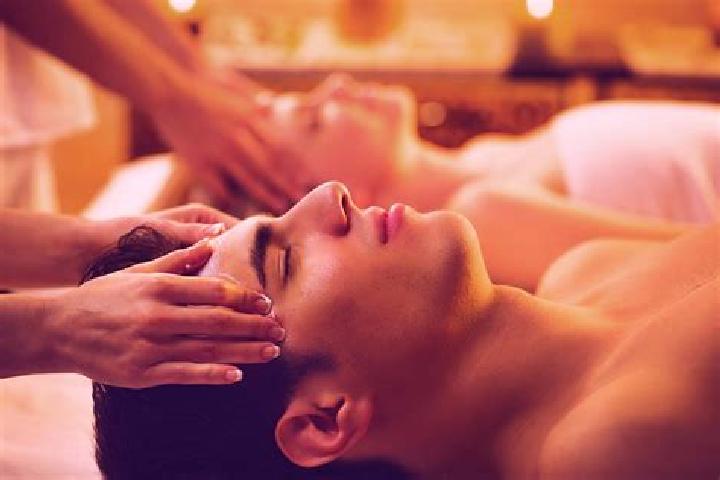 Aurora, 29, a red green-eyed caucasian companion based in Toabre. Offering Erotic Massage, Dinner Date, A-Level, Massage. Available for incall and outcall, d...