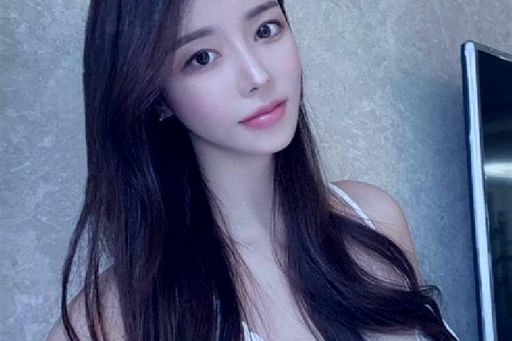 Aurora, 29 — Escort in Singwang, South Korea
