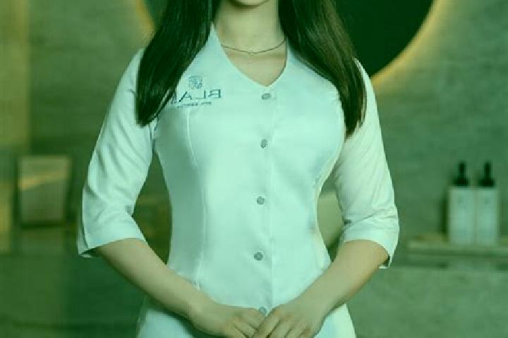 Aurora, 30, a dark blonde amber-eyed indian companion based in Kesinci. Offering OWO, Couples, Tantra, Erotic Massage, Duos. Available for incall and outcall...