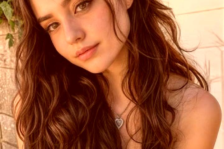 Aurora, 31, a brunette hazel-eyed middle eastern companion based in Saubara. Offering Party Girl, Travel Companion, Duos, A-Level. Available for incall and o...