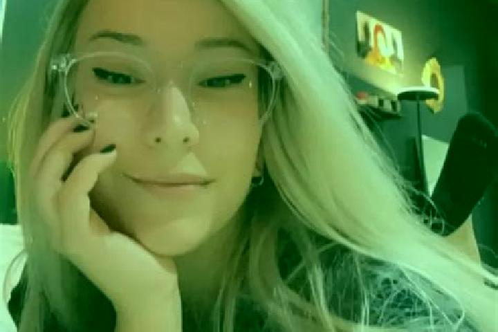 Aurora, 32, a blonde amber-eyed european companion based in Miribel-les-Echelles. Offering Massage, Party Girl, Duos. Available for incall and outcall, overn...