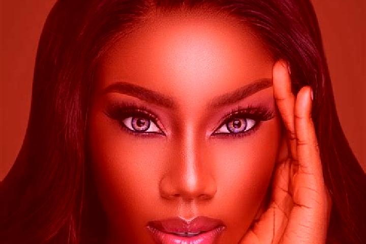 Aurora, 32, a chestnut blue-eyed ebony companion based in Cabanillas del Campo. Offering Domination, Travel Companion, Party Girl. Available for incall and o...