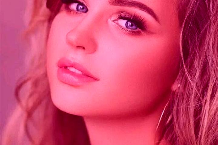 Aurora, 32, a dark blonde blue-eyed indian companion based in Esher. Offering Erotic Massage, Massage, Dinner Date. Available for incall and outcall, day and...