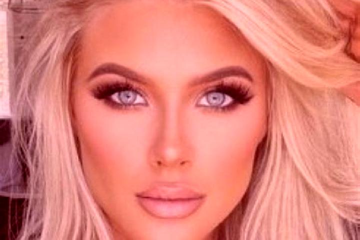 Aurora, 32, a platinum blonde hazel-eyed european companion based in Phaya Thai. Offering 69, Domination, Deep French Kissing, Overnight. Available for incal...