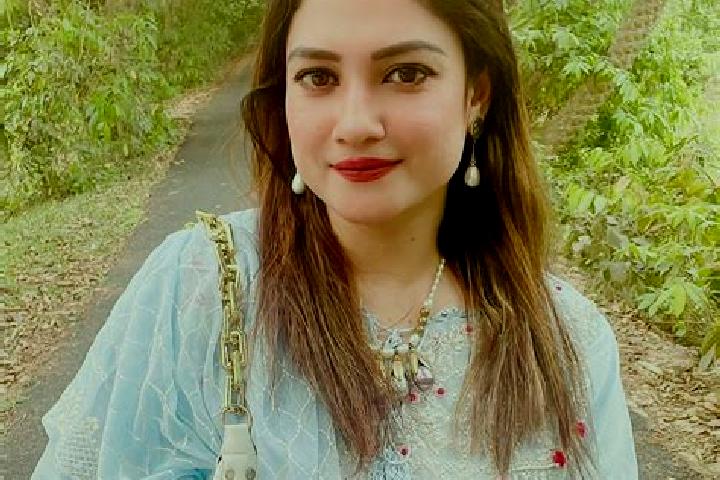 Aurora, 32 — Escort in Srirampur, India