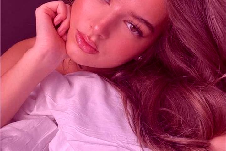 Aurora, 34, a brunette hazel-eyed latina companion based in Stvrtok na Ostrove. Offering OWO, Erotic Massage, Couples, Fetish, Massage. Available for incall ...