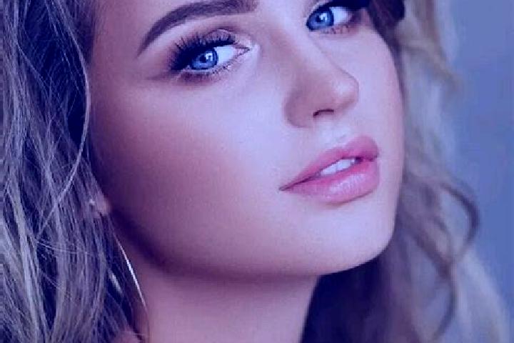 Aurora, 34, a dark blonde blue-eyed mediterranean companion based in Santo Domingo. Offering Prostate Massage, GFE, BDSM. Available for incall and outcall, d...